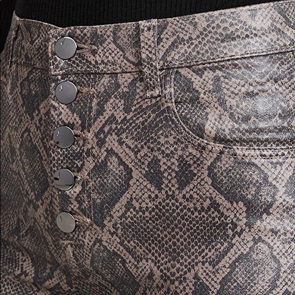 J BRAND LILLIE Photo Ready High Rise Coated Crop Jeans - Picture 6 of 8